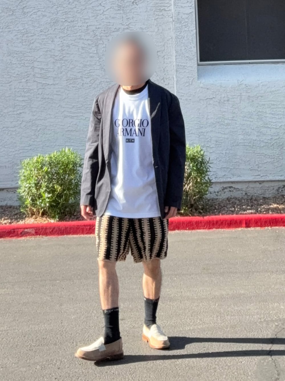 「MM6 Maison Margielaのアイテム（スーツセット、ブラック系）」を使った、Kith Su Kithさん（メンズ・160cm）の春コーディネートの1枚目の写真