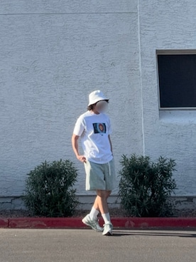 「KITH（キス）のアイテム（Tシャツ/カットソー、ホワイト系）」を使った、Kith Su Kithさん（メンズ・160cm）の春コーディネート