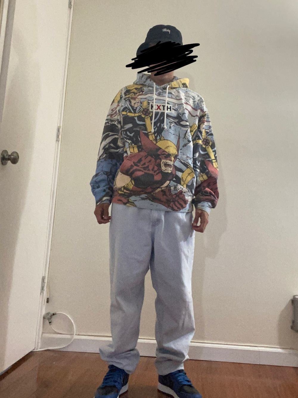 「kith、Ｘmen、ビッグシルエット、AIR JORDAN」｜「STUSSYのアイテム（帽子、ブラック系）」を使った、Kith Su Kithさん（メンズ・160cm）の夏コーディネートの1枚目の写真