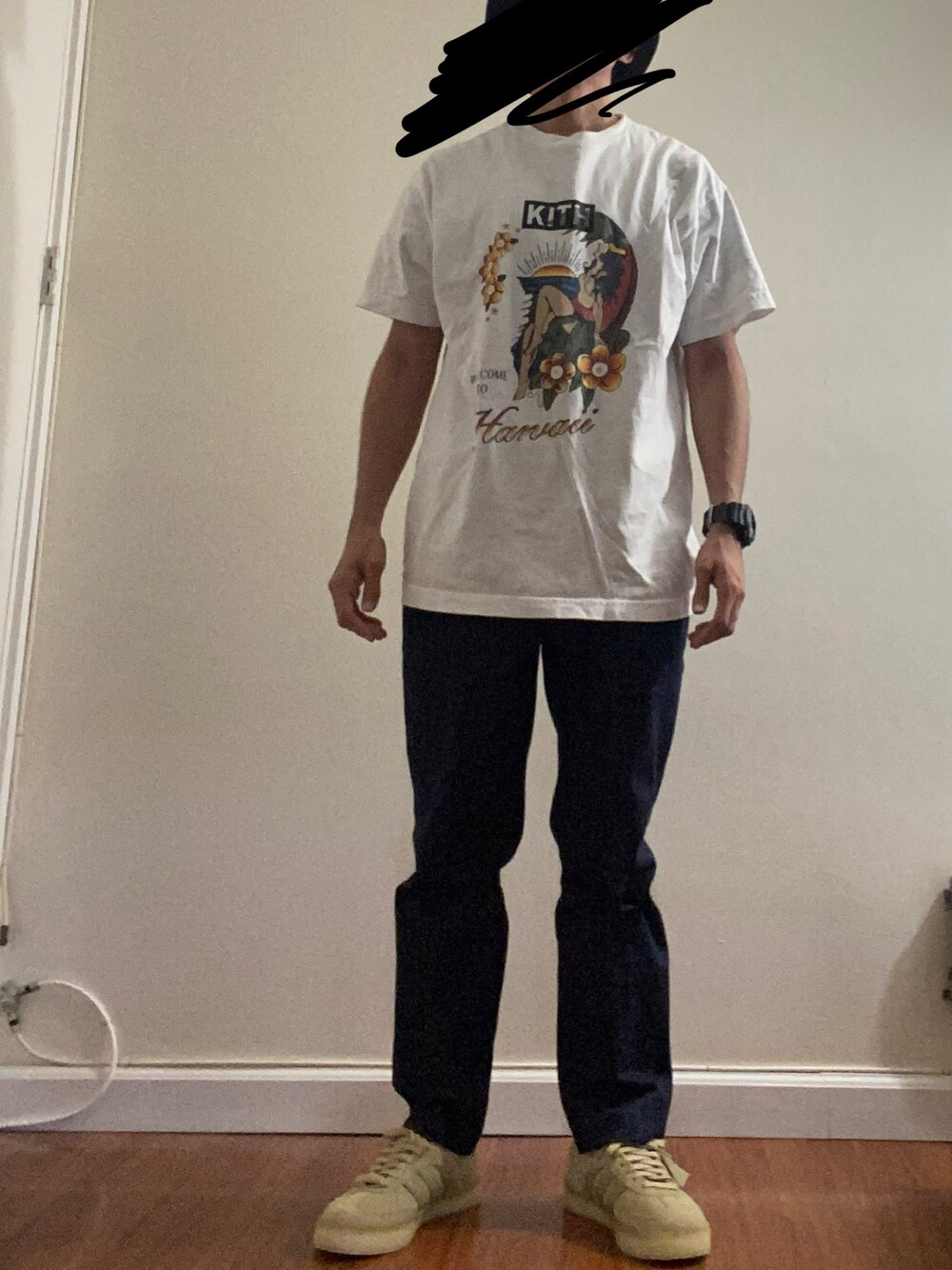 「Spring」｜「KITHのアイテム（Tシャツ/カットソー、ホワイト系）」を使った、Kith Su Kithさん（メンズ・160cm）の春コーディネートの1枚目の写真