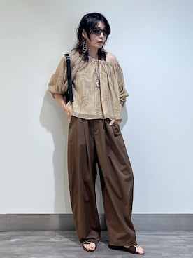 「A part by（アパートバイ）のフラワーシシュウブラウス（シャツ/ブラウス、ベージュ系）」を使った、Aoさん（レディース・161cm）の夏コーディネート