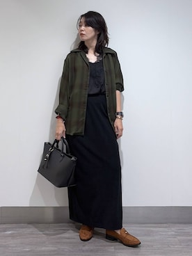 「アイテム（ローファー、イエロー系）」を使った、Aoさん（レディース・161cm）の秋コーディネート
