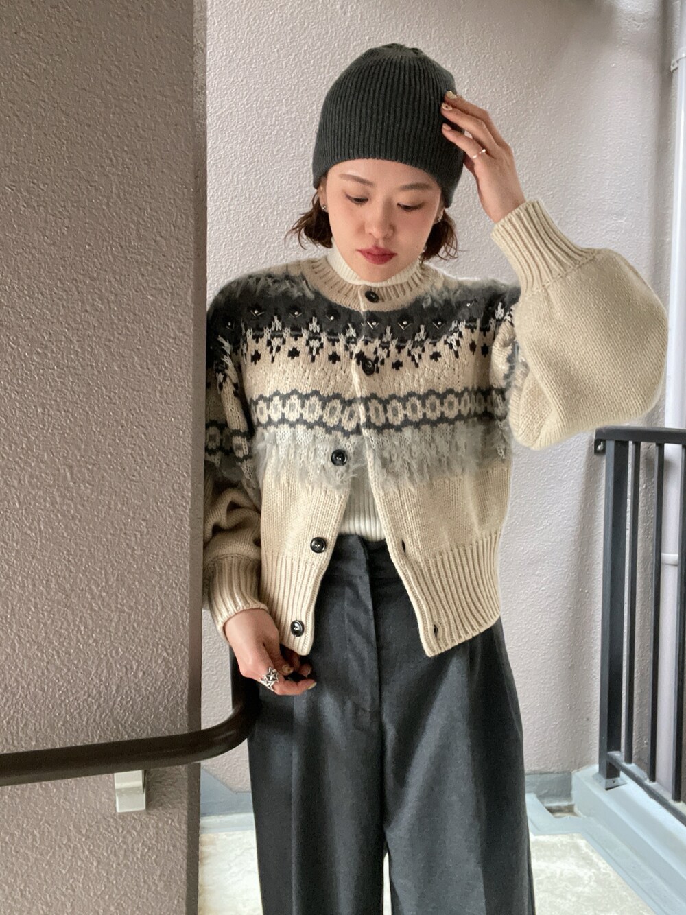 UND 2WAY LADY NORDIC KNIT CARDIGANを使った人気ファッション