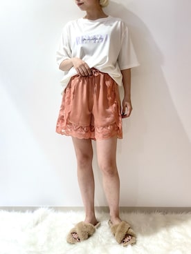 「サテンパンツ」｜「アイテム（ルームウェア）」を使った、REVEYUさん（レディース・157cm）の秋コーディネート