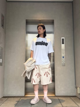 「UNION（UNION TOKYO）（ユニオン）のUNION TOKYO  ITALICS TEE  ユニオントーキョー Tシャツ（Tシャツ/カットソー、ホワイト系）」を使った、 UNION TOKYO さん（メンズ・183cm）の夏コーディネート