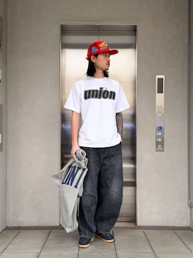 「UNION（UNION TOKYO）（ユニオン）のUNION TOKYO  ITALICS TEE  ユニオントーキョー Tシャツ（Tシャツ/カットソー、ホワイト系）」を使った、 UNION TOKYO さん（メンズ・183cm）の夏コーディネート