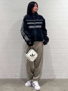 「adidas（アディダス）のFB TPベロア / ファイヤーバード トラックパンツ ベロア / ジャージ / アディダスオリジナルス adidas Originals（その他パンツ）」を使った、MNさん（レディース・161cm）の冬コーディネート