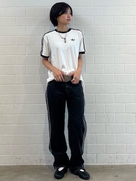 「adidas（アディダス）のファイヤーバード ミッドライズ ストレート デニムパンツ / アディダスオリジナルス adidas Originals（デニムパンツ、ブラック系）」を使った、MNさん（レディース・161cm）の夏コーディネート
