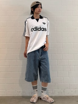 「adidas（アディダス）のCOLLARED GOALIE / アディダスオリジナルス adidas Originals（Tシャツ/カットソー、ホワイト系）」を使った、MNさん（レディース・161cm）の夏コーディネート
