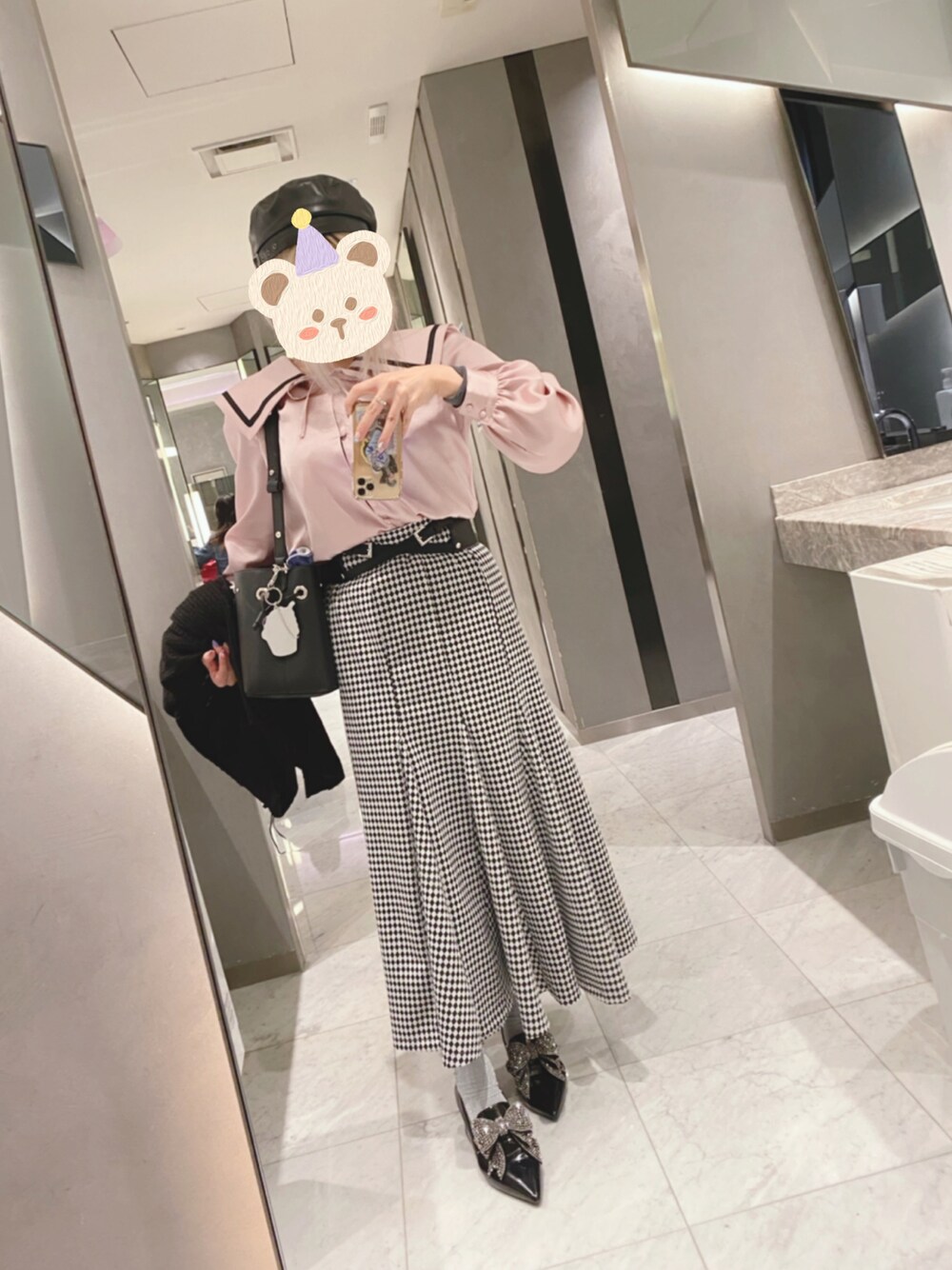 「EATMEのベルトベレー帽（ハンチング/ベレー帽、ブラック系）」を使った、みきさん（レディース・155cm）の秋コーディネートの1枚目の写真