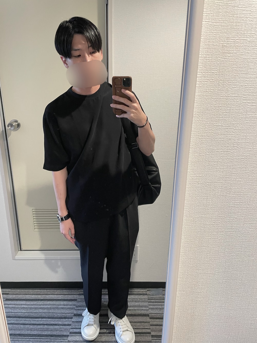 「お出かけコーデ、シンプルスタイル、夏コーデ、セットアップ、メンズファッション、ブラック、おしゃれさんと繋がりたい、シンプル、モード、モノトーンコーデ」｜「UNITED ARROWS & SONS by DAISUKE OBANAのアイテム（スラックス、ブラック系）」を使った、pyosさん（メンズ・171cm）の夏コーディネートの1枚目の写真