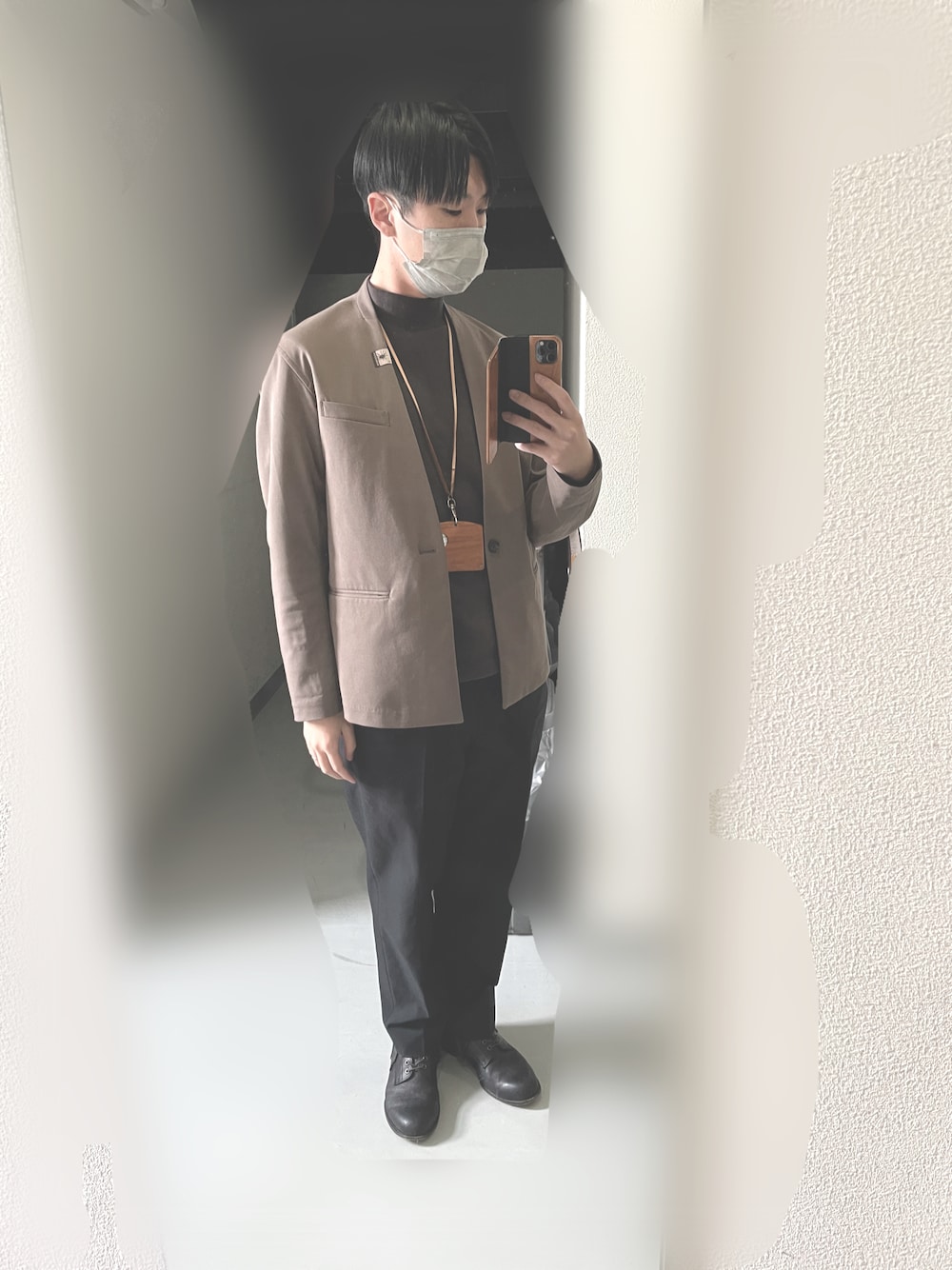 「ビジネスカジュアル、春服みてみて」｜「UNIQLOのアイテム（スラックス、ブラック系）」を使った、pyosさん（メンズ・171cm）の春コーディネートの1枚目の写真