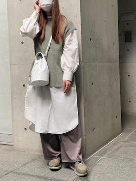 「TOFF&LOADSTONE（トフアンドロードストーン）のランタン ホワイトパイソン（ショルダーバッグ）」を使った、ayakaさん（レディース・156cm）の春コーディネート