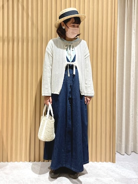 「カンカン帽」｜「アイテム（ジャンパースカート）」を使った、あさいまりこさん（レディース・151cm）の春コーディネート