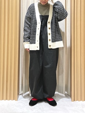「ニットカーディガン」｜「アイテム（オールインワン・サロペット）」を使った、あさいまりこさん（レディース・151cm）の冬コーディネート