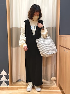 「Samansa Mos2 blue」｜「アイテム（ジャンパースカート）」を使った、あさいまりこさん（レディース・151cm）の冬コーディネート