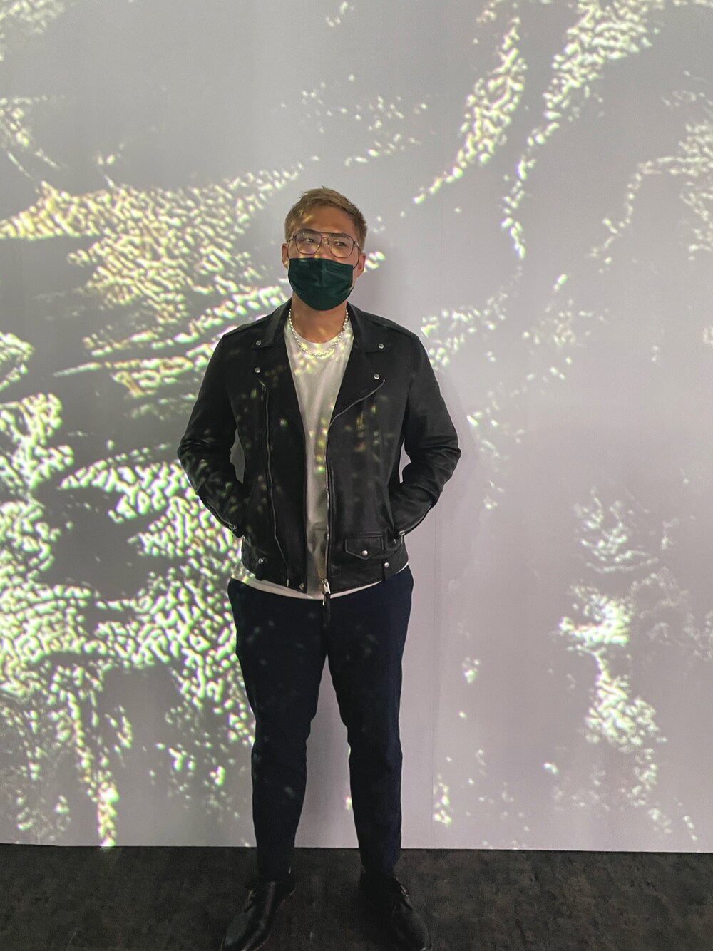 「ALLSAINTS、ootd、穿搭、穿搭日記」｜「ALLSAINTSのアイテム（ジャケット/アウター、ブラック系）」を使った、Ivan Chenさん（メンズ・183cm）の秋コーディネートの1枚目の写真