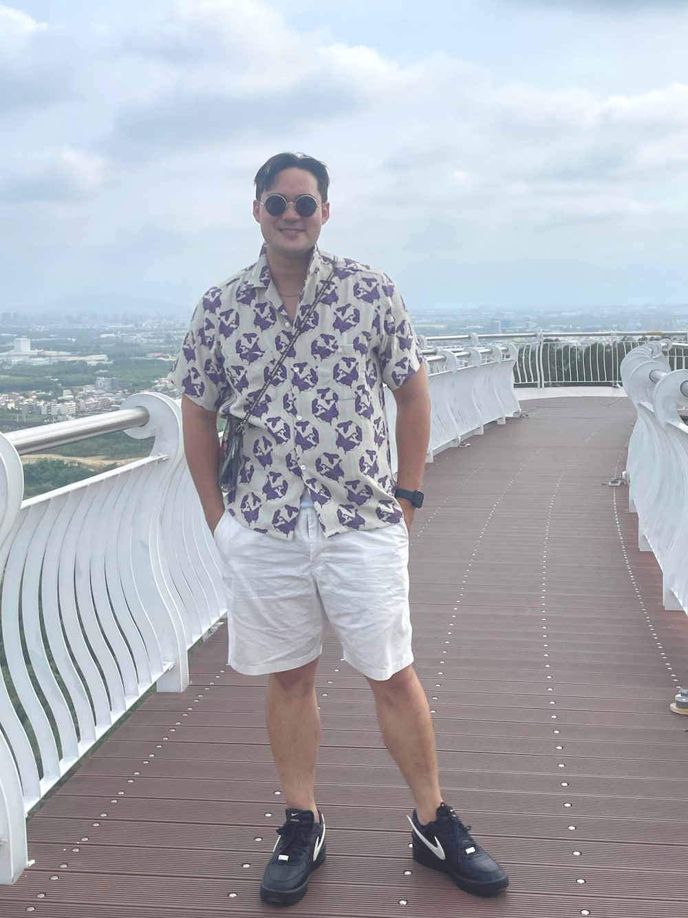 「ootd」｜「Needlesのアイテム（シャツ/ブラウス、ブルー系）」を使った、Ivan Chenさん（メンズ・183cm）の春コーディネートの1枚目の写真