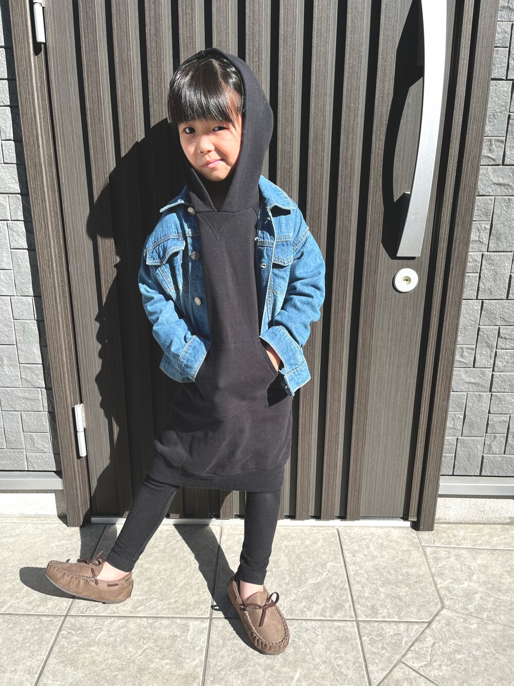 「プチプラ、キッズコーデ、カジュアルコーデ、秋コーデ、5歳、UNIQLO、オーバーサイズ」｜「BREEZEのアイテム（デニムジャケット、ブルー系）」を使った、K♡Eさん（キッズ・110cm）の秋コーディネートの1枚目の写真