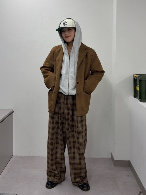 【UNISEX】アシッドウォッシュ加工ロゴジップパーカー