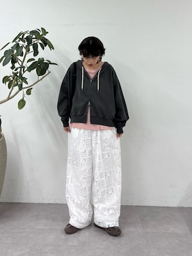 「CIAOPANIC TYPY（チャオパニックティピー）の【ゆるっと抜け感大人フーディー】ピグメントダンボールパーカー（パーカー、グレー系）」を使った、たけさきさん（レディース・160cm）の春コーディネート