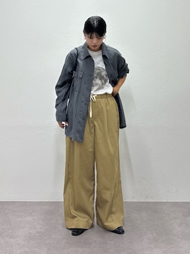 「アイテム（デニムパンツ、ベージュ系）」を使った、たけさきさん（レディース・160cm）の秋コーディネート