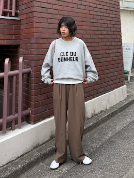「スラックスパンツ」｜「アイテム（スウェット）」を使った、たけさきさん（レディース・159cm）の秋コーディネート