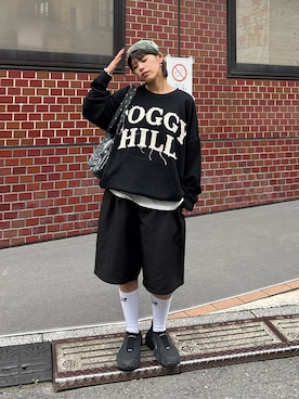 「CIAOPANIC TYPY（チャオパニックティピー）の【UNISEX】オーバーサイズダメージロゴ裏毛スウェット（スウェット、ブラック系）」を使った、たけさきさん（レディース・160cm）の秋コーディネート