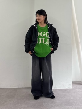 「CIAOPANIC TYPY（チャオパニックティピー）の【UNISEX】オーバーサイズダメージロゴ裏毛スウェット（スウェット、グリーン系）」を使った、たけさきさん（レディース・160cm）の秋コーディネート