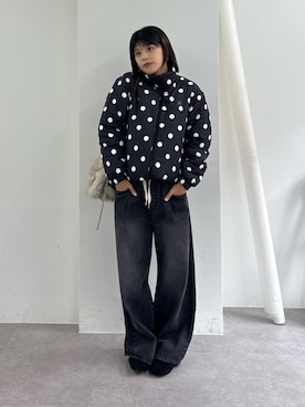 「CIAOPANIC TYPY（チャオパニックティピー）の【3サイズ展開/BIGポケット】デイリータックワイドイージーデニム（デニムパンツ、ブラック系）」を使った、たけさきさん（レディース・160cm）の秋コーディネート
