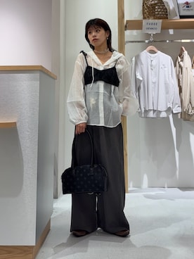 「CIAOPANIC TYPY（チャオパニックティピー）の【新色追加/体型カバーも叶う】フード付きシアーシャツ（シャツ/ブラウス、ホワイト系）」を使った、たけさきさん（レディース・160cm）の春コーディネート