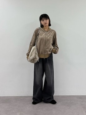 「CIAOPANIC TYPY（チャオパニックティピー）の【3サイズ展開/BIGポケット】デイリータックワイドイージーデニム（デニムパンツ、ブラック系）」を使った、たけさきさん（レディース・160cm）の秋コーディネート