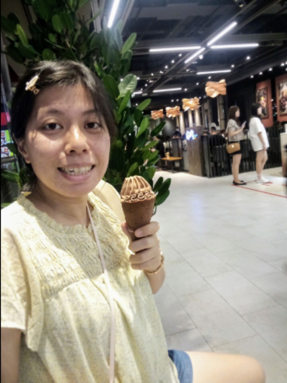 「秋服まるっと大公開」｜「MAJESTIC LEGONのアイテム（その他トップス、イエロー系）」を使った、chiajunghsiehさん（レディース・156cm）の秋コーディネートの1枚目の写真