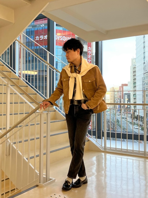 ゴートスウェードトラッカージャケットを使った人気ファッション