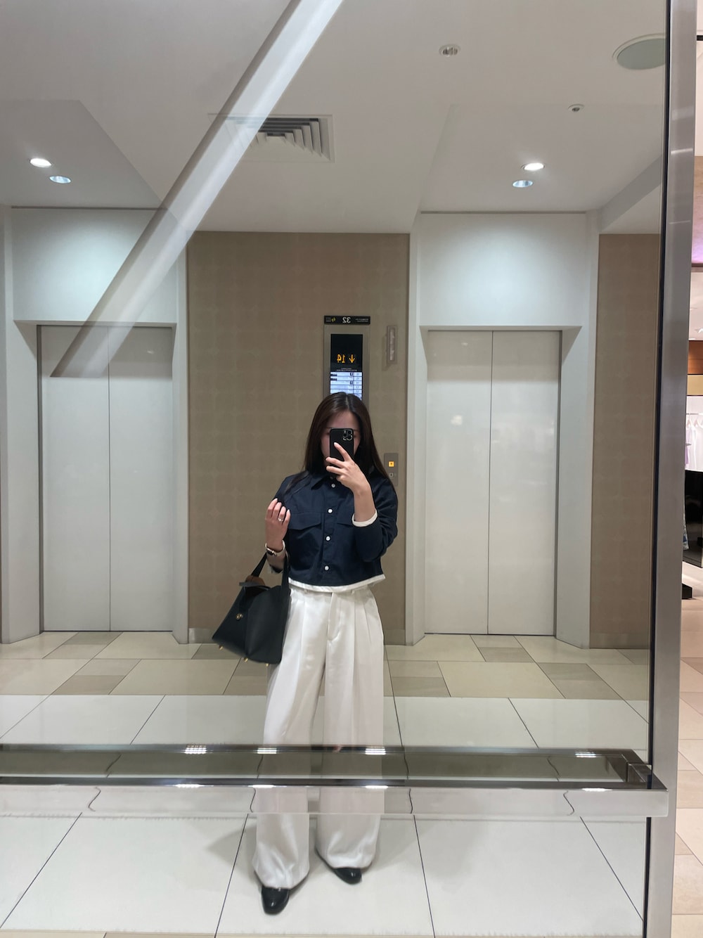 「Hashibamiのアイテム（ハンドバッグ、ブラック系）」を使った、lillys_outfittersさん（骨格ウェーブ・レディース・151cm）の夏コーディネートの1枚目の写真