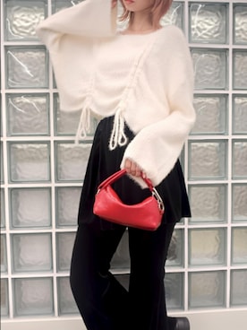 「アイテム（ポーチ）」を使った、( Epoi ) 梅田店 STAFFさん（レディース・164cm）の秋コーディネート