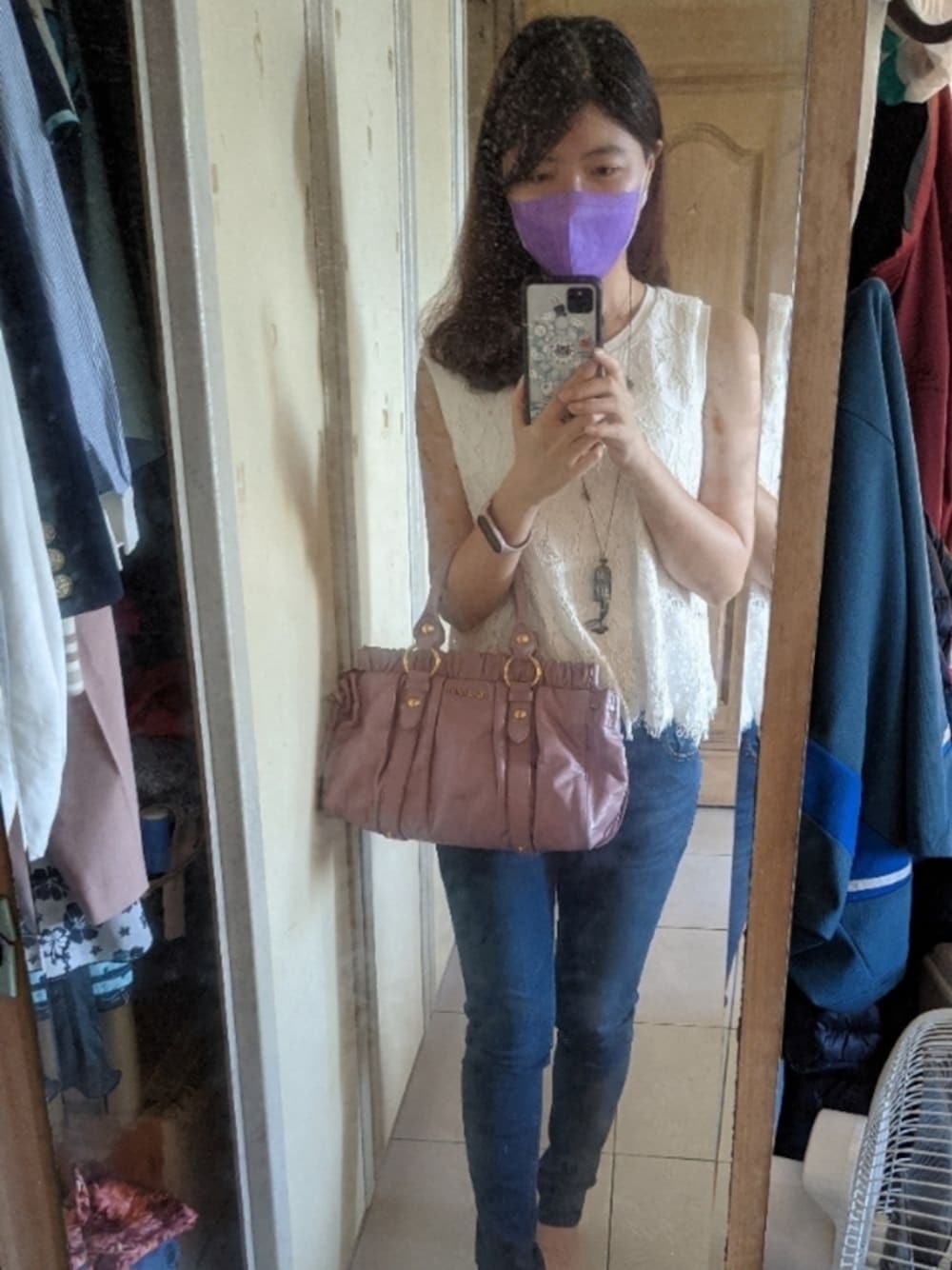 miu miuのトートバッグ（ピンク系）を使った人気ファッション