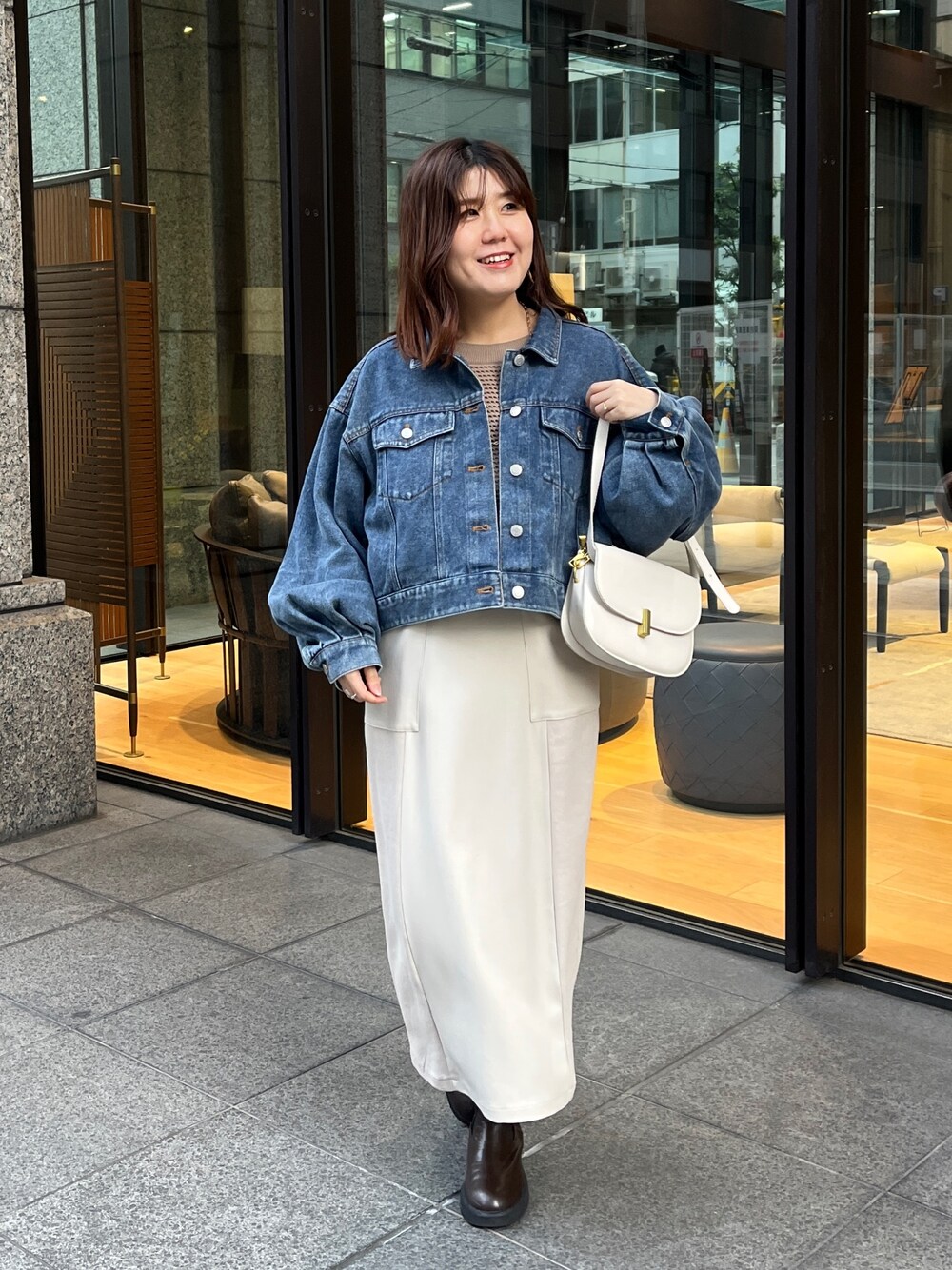「ブーツ、春色、デニム、春アウター、ママファッション、デートコーデ、オトナ女子、オトナカジュアル、春服コーデ」｜「Chez toiの袖ボリュームGジャン（ジャケット/アウター、ブルー系）」を使った、maiさん（レディース・158cm）の冬コーディネートの1枚目の写真