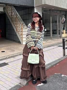 「アイテム（トートバッグ、グリーン系）」を使った、丸尾佳奈さん（レディース・158cm）の秋コーディネート
