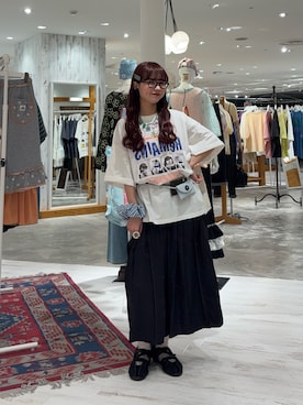 「CIAOPANIC（チャオパニック）のピグメントバンドTEE（Tシャツ/カットソー、ホワイト系）」を使った、丸尾佳奈さん（レディース・158cm）の夏コーディネート