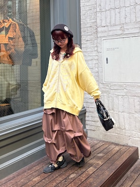 「RePRODUCTION LABEL（リプロダクションレーベル）の【RePRODUCTION LABEL / リプロダクションレーベル】ZIPフーディー（パーカー、イエロー系）」を使った、丸尾佳奈さん（レディース・158cm）の秋コーディネート