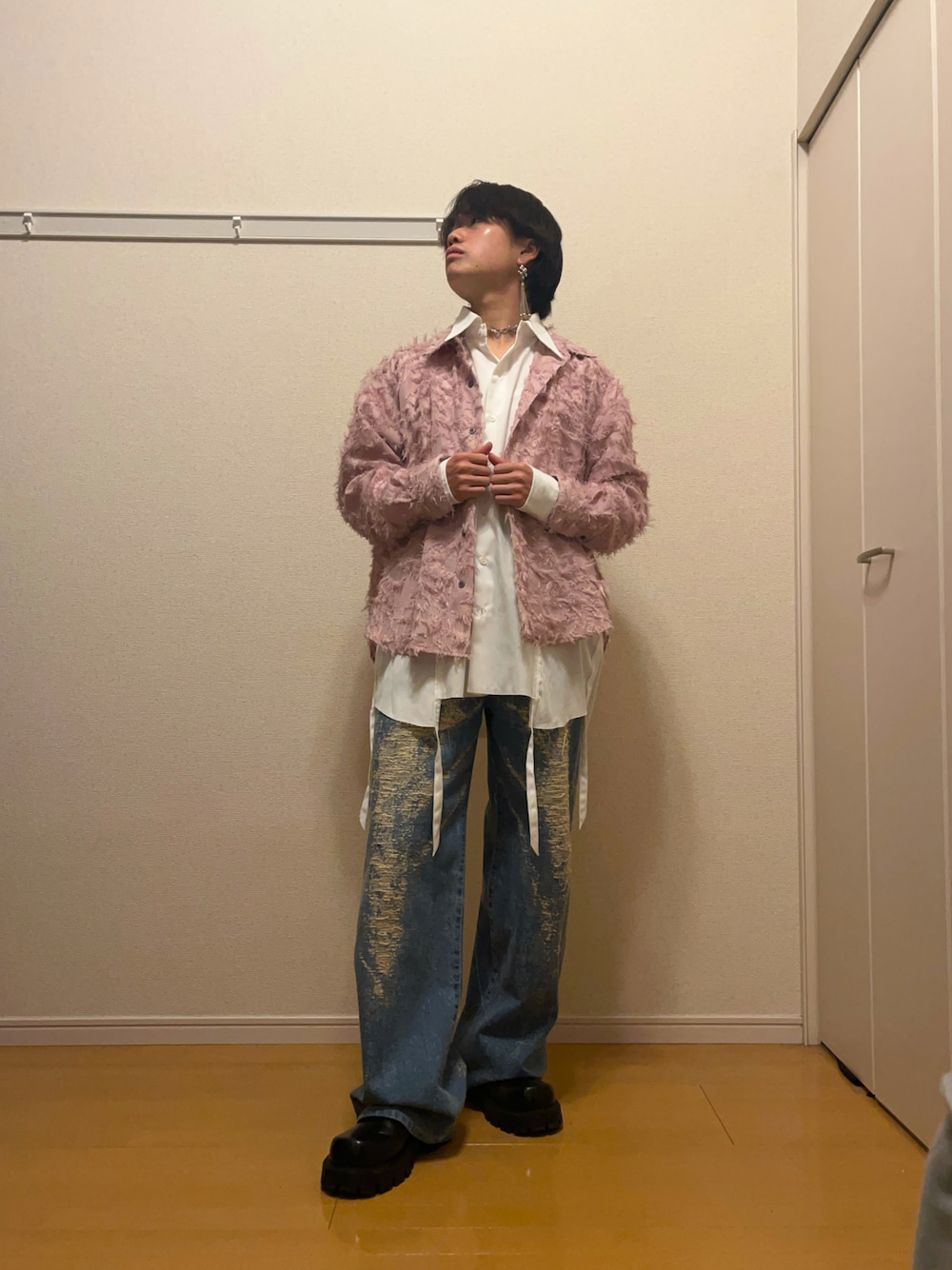 「お出かけコーデ、シンプルスタイル、春コーデ」｜「TAAKKの【TAAKK/ターク】WIDE DENIM（デニムパンツ、ブルー系）」を使った、kake0809さん（メンズ・169cm）の冬コーディネートの1枚目の写真