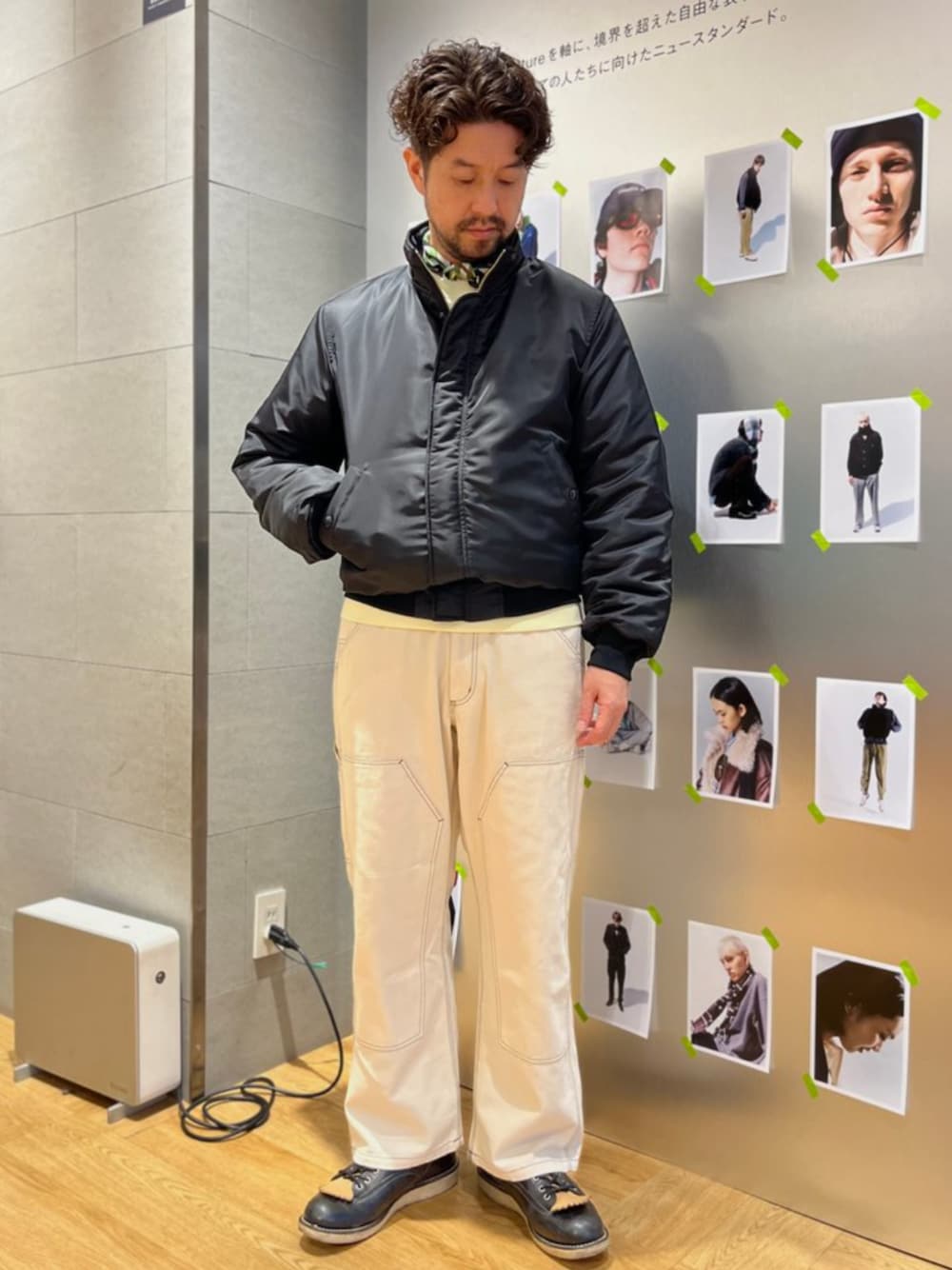 「シップス、SHIPS、ペインターパンツ、ジップブルゾン、MA-1、ステッチパンツ、ステッチ、City Ambient Products、ミリタリージャケット」｜「City Ambient ProductsのCity Ambient Products: カラーステッチ ダブルニー ペインター パンツ（その他パンツ、ベージュ系）」を使った、佐藤さん（メンズ・173cm）の秋コーディネートの1枚目の写真