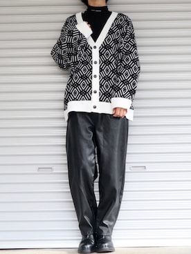「Ellno Loset（エルノロゼット）のアイテム（カーディガン/ボレロ）」を使った、Shinさん（メンズ・178cm）の冬コーディネート