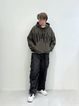 「NOT4NERD（ノットフォーナード）のアイテム（パーカー）」を使った、Rikutoさん（メンズ・178cm）の春コーディネート