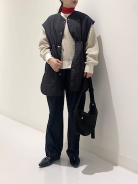 「アイテム（ダウンベスト）」を使った、minmi.さん（レディース・165cm）の秋コーディネート