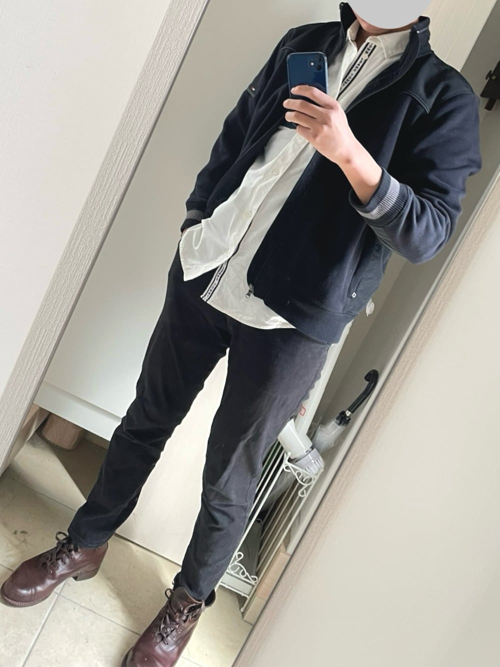「メンズファッション、春服みてみて、お洒落さんとつながりたい、シンプルコーデ、スキニー」｜「EDWINのessentials スキニーデニムパンツ（デニムパンツ、ブラック系）」を使った、chocodollさん（メンズ・185cm）の春コーディネートの1枚目の写真