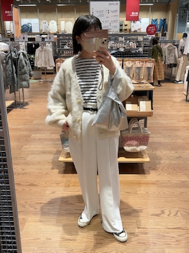 「アイテム（カーディガン/ボレロ、ホワイト系）」を使った、A.さん（レディース・157cm）の冬コーディネート