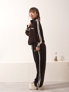 「アイテム（ジャージ）」を使った、BIG CITY MARKETさん（レディース・153cm）の秋コーディネート