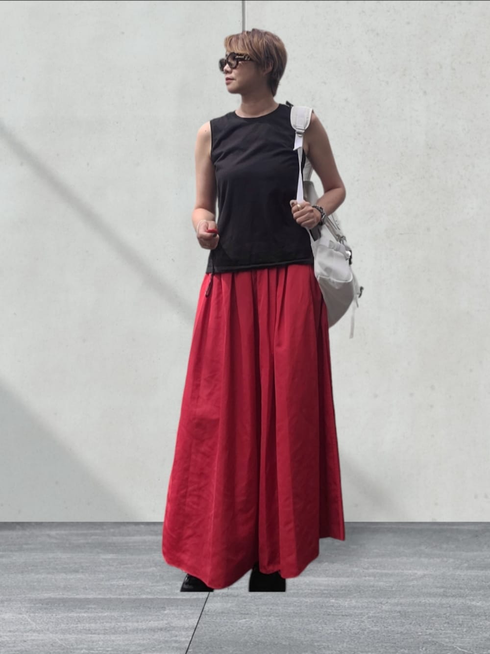 「赤、アラフィフ、ZARA」｜「ZARAのアイテム（スカート、レッド系）」を使った、yukikiさん（レディース・170cm）の夏コーディネートの1枚目の写真
